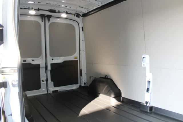 Ford Transit (2023) thumbnail 6
