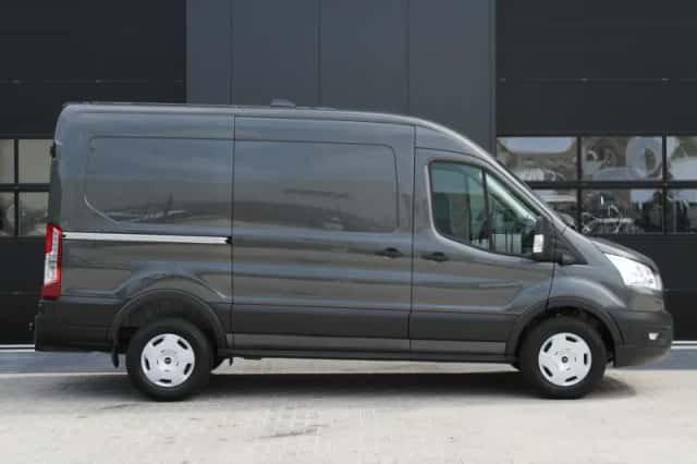 Ford Transit (2023) thumbnail 4