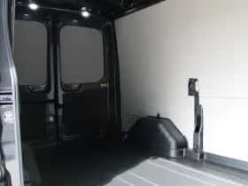 Ford Transit (2023) thumbnail 9