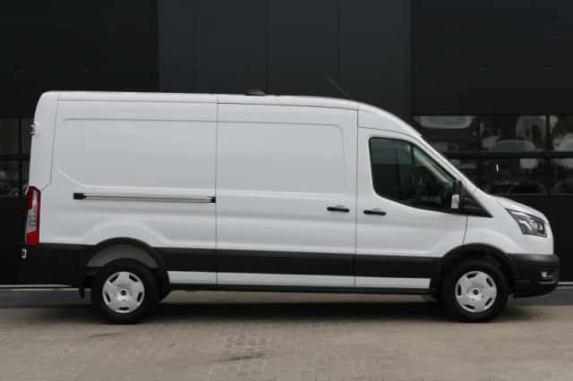 Ford Transit (2023) thumbnail 4
