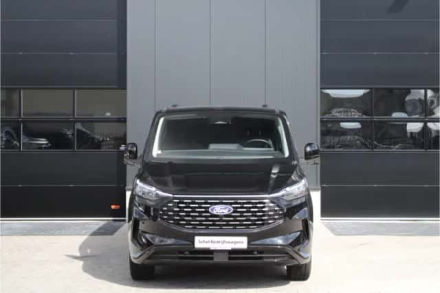 Ford Tourneo Custom (2023) thumbnail 2