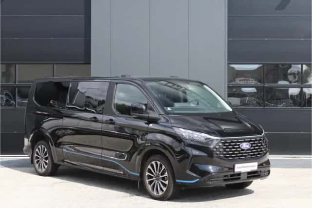 Ford Tourneo Custom (2023) thumbnail 3