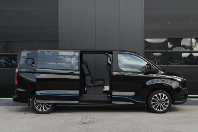Ford Tourneo Custom (2023) thumbnail 4