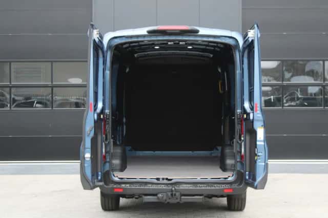 Ford Transit (2023) thumbnail 4