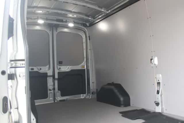 Ford Transit (2023) thumbnail 6