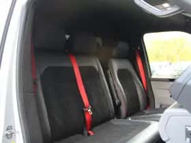 Volkswagen Transporter (2019) thumbnail 39
