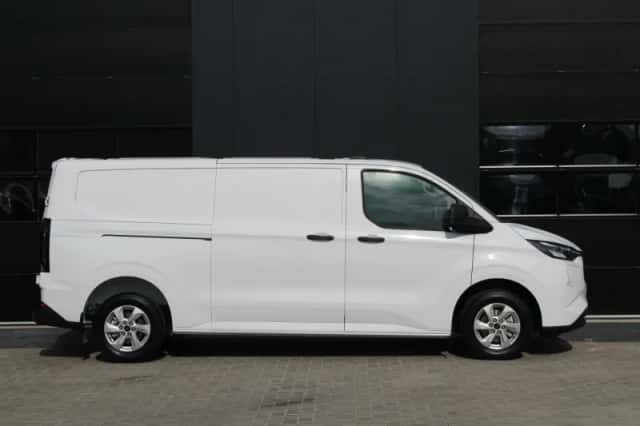 Ford Transit Custom (2023) thumbnail 4