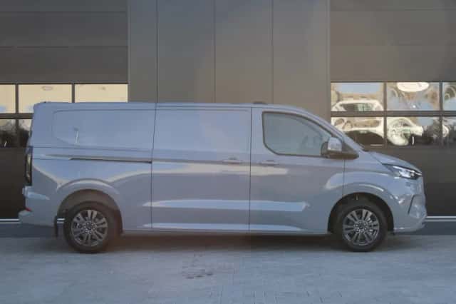 Ford Transit Custom (2023) thumbnail 4