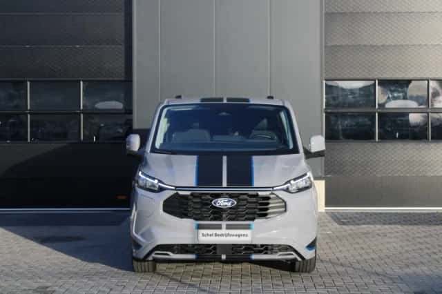 Ford Transit Custom (2024) thumbnail 2