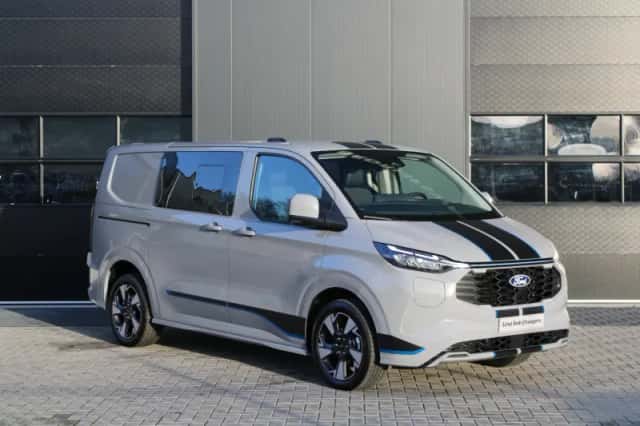 Ford Transit Custom (2024) thumbnail 3