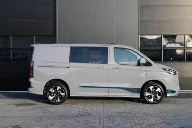 Ford Transit Custom (2024) thumbnail 4