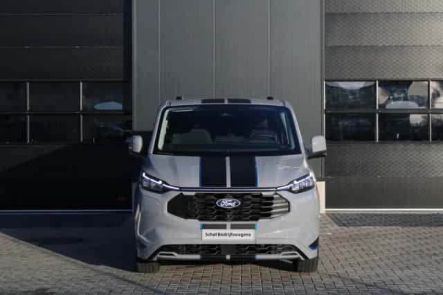 Ford Transit Custom (2024) thumbnail 2