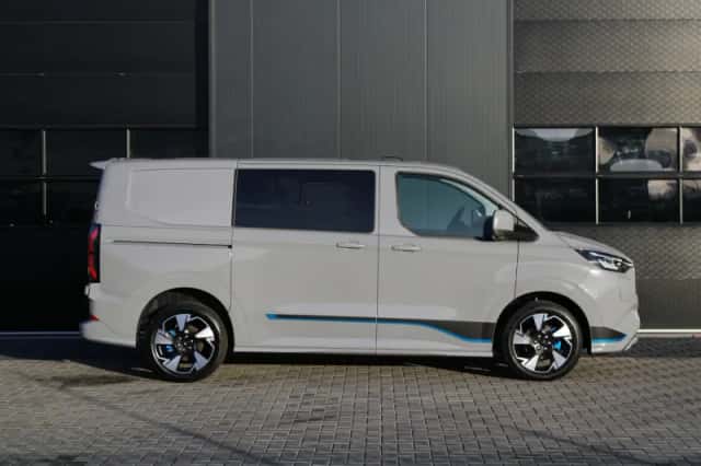 Ford Transit Custom (2024) thumbnail 4