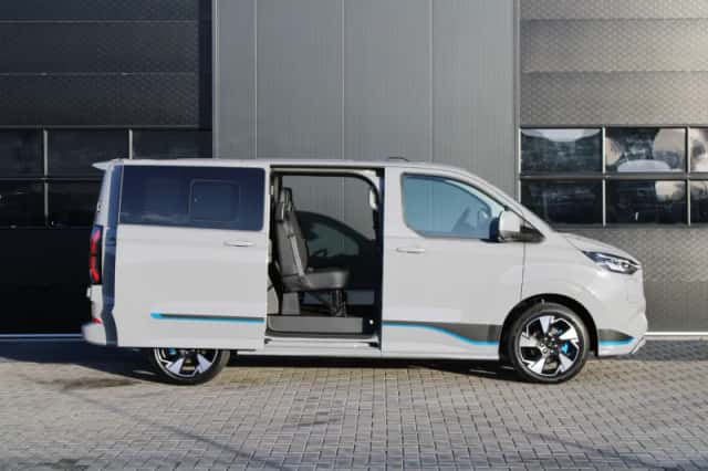 Ford Transit Custom (2024) thumbnail 5
