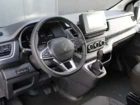 Renault Trafic (2023) thumbnail 2