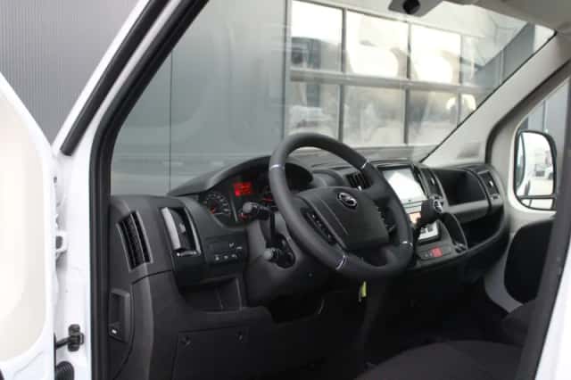 Opel Movano (2022) thumbnail 2