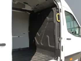 Ford Transit (2023) thumbnail 14