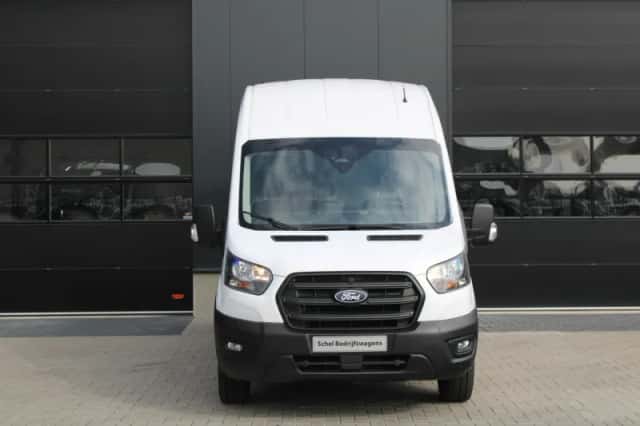 Ford Transit (2023) thumbnail 2