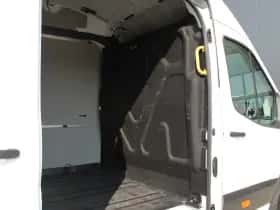 Ford Transit (2023) thumbnail 14