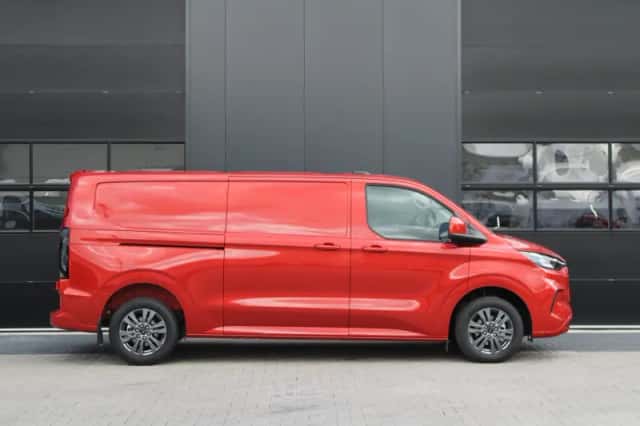 Ford Transit Custom (2023) thumbnail 4
