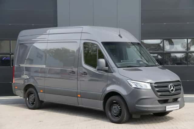 Mercedes-Benz Sprinter (2021) thumbnail 3
