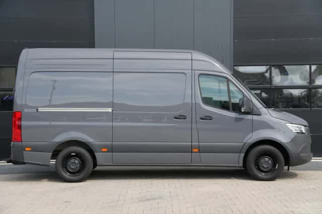 Mercedes-Benz Sprinter (2021) thumbnail 4