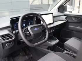 Ford E-Transit Courier (2024) thumbnail 2