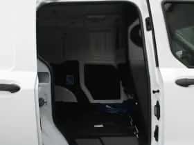 Ford E-Transit Courier (2024) thumbnail 13