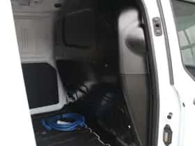 Ford E-Transit Courier (2024) thumbnail 14