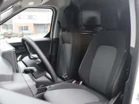 Ford E-Transit Courier (2024) thumbnail 16