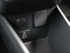 Ford E-Transit Courier (2024) thumbnail 36