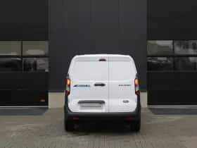 Ford E-Transit Courier (2024) thumbnail 7