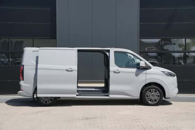 Ford E-Transit Custom (2023) thumbnail 5