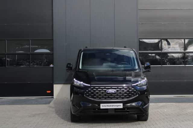 Ford Tourneo Custom (2025) thumbnail 2
