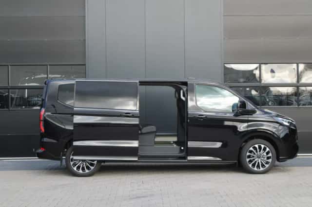 Ford Tourneo Custom (2025) thumbnail 5