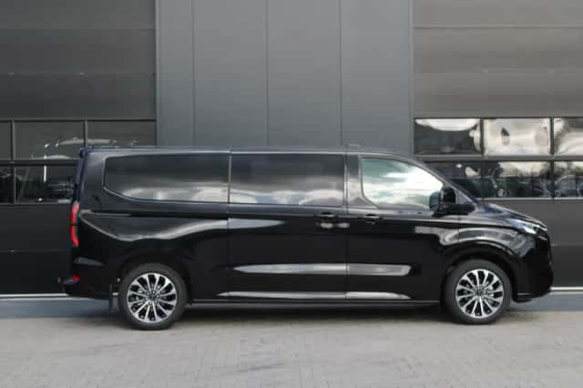 Ford Tourneo Custom (2025) thumbnail 4