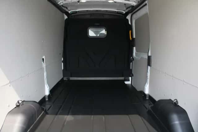 Ford E-Transit (2022) thumbnail 5