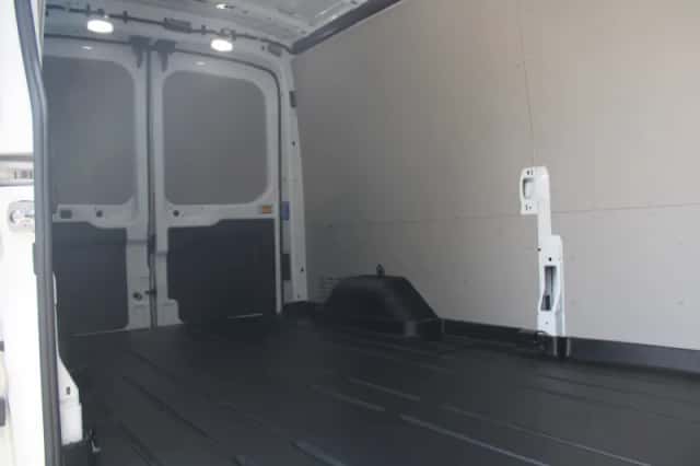 Ford E-Transit (2022) thumbnail 6