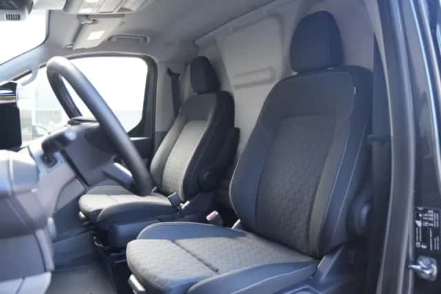 Ford Transit Custom (2023) thumbnail 3