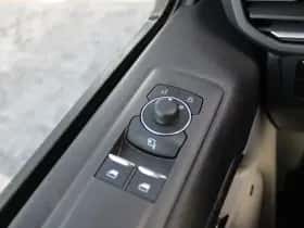 Ford Tourneo Custom (2025) thumbnail 8
