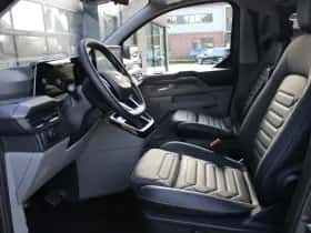 Ford Tourneo Custom (2025) thumbnail 2
