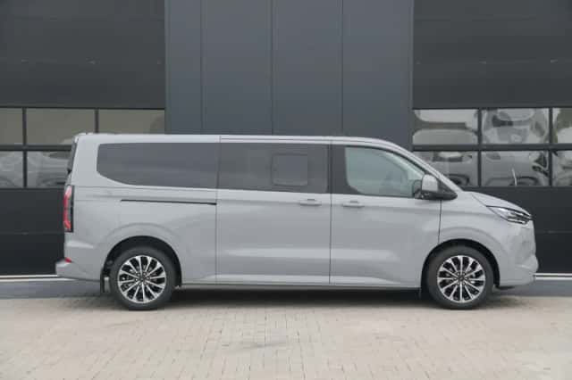 Ford Tourneo Custom (2025) thumbnail 4
