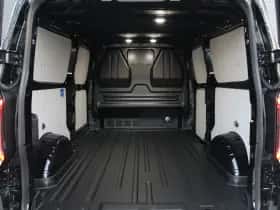 Ford E-Transit Custom (2023) thumbnail 10