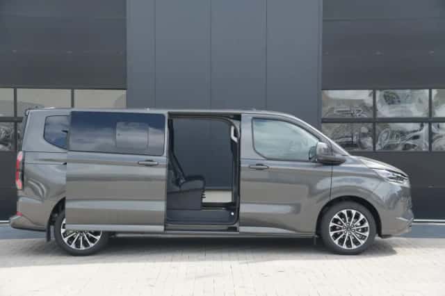 Ford Tourneo Custom (2025) thumbnail 5