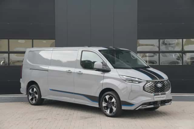 Ford E-Transit Custom (2025) thumbnail 3