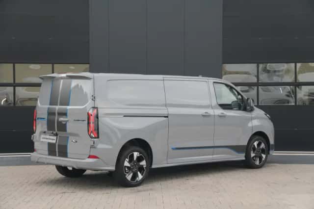 Ford E-Transit Custom (2025) thumbnail 5