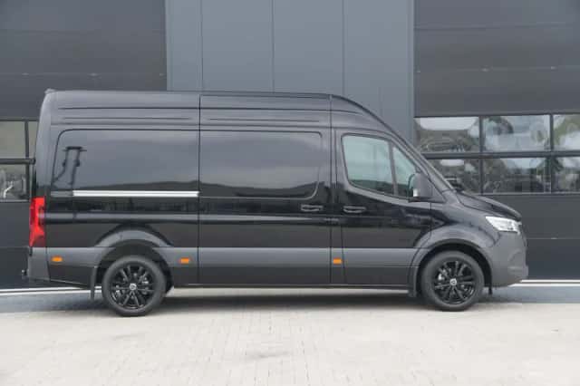 Mercedes-Benz Sprinter (2024) thumbnail 4