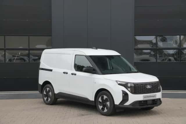 Ford E-Transit Courier (2024) thumbnail 4