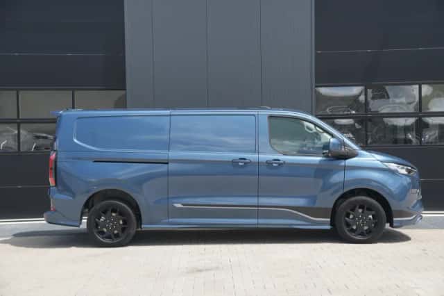 Ford E-Transit Custom (2025) thumbnail 4