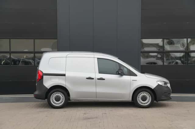 Mercedes-Benz eCitan (2024) thumbnail 4